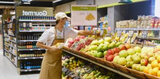 SE REQUIERE AUXILIAR DE TIENDA CON DISPONIBILIDAD PARA HORARIOS ROTATIVOS LOS FINES DE SEMANA