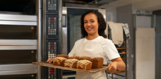 SE SOLICITA EMPACADOR DE PASTELES 5 DÍAS A LA SEMANA, TIEMPO COMPLETO Y MEDIO TIEMPO