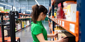 SE SOLICITA GONDOLERO PARA ACOMODO DE MERCADERÍA Y CONTROL DE INVENTARIO