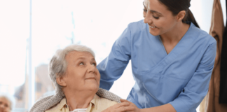 SE REQUIERE CUIDADORA DE ADULTO MAYOR PARA LABORES DE COCINA Y CUIDADO GENERAL