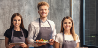 SE REQUIERE CAMARERO PARA ATENCIÓN AL CLIENTE Y PREPARACIÓN DE BEBIDAS