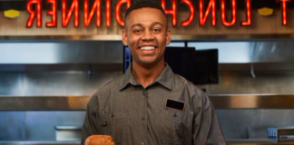 SE REQUIERE COCINERO HOMBRE Y/O MUJER PARA PREPARACIÓN DE HAMBURGUESAS EN RESTAURANTE