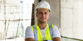 SE REQUIERE OBRERO PARA AYUDAR EN LA CONSTRUCCIÓN DE ESTRUCTURAS Y DESCARGA DE MATERIALES
