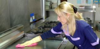 SE SOLICITA PILERO PARA MANTENER EL ÁREA DE COCINA LIMPIA Y ORDENADA (HORARIOS ROTATIVOS)