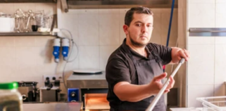 SE REQUIERE PIZZERO HOMBRE Y/O MUJER PARA RESTAURANTE DE COMIDA RÁPIDA