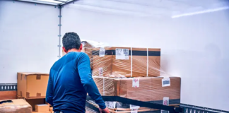 SE SOLICITA CHÓFER PARA TRANSPORTE Y DESCARGA DE MERCADERÍA (DISPONIBILIDAD HORARIA)