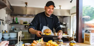 SE REQUIERE COCINERO PARA PREPARACIÓN DE HAMBURGUESAS (DISPONIBILIDAD LOS FINES DE SEMANA)