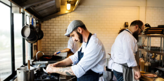 SE REQUIERE COCINERO PARA CONTROL DE PEDIDOS Y PLANIFICACIÓN DE MENÚS EN RESTAURANTE