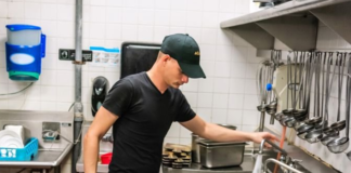SE REQUIERE LAVAPLATOS PARA ASEO DE PLATOS, OLLAS Y SARTENES