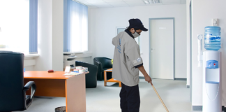 SE SOLICITA PERSONAL DE LIMPIEZA PARA TRABAJAR 4 DÍAS A LA SEMANA