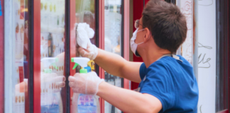 SE SOLICITA AUXILIAR DE LIMPIEZA PARA MANTENIMIENTO GENERAL DE TIENDA (TIEMPO PARCIAL)
