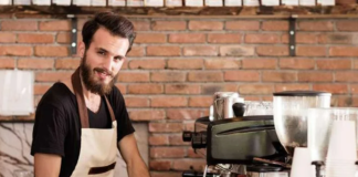 SE SOLICITA DEPENDIENTE DE CAFETERÍA PARA PREPARACIÓN DE CAFÉS Y ATENCIÓN AL CLIENTE