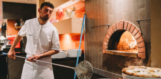 SE SOLICITA PIZZERO CON DISPONIBILIDAD PARA TRABAJAR A TIEMPO PARCIAL, NO SE REQUIERE EXPERIENCIA