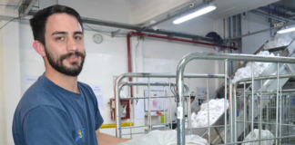 SE SOLICITA AUXILIAR DE LAVANDERÍA PARA RECOGER Y CLASIFICAR ROPA EN RESIDENCIA