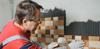 SE REQUIERE ALBAÑIL PARA COLOCACIÓN DE AZULEJOS EN PAREDES INTERIORES Y EXTERIORES