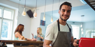 SE SOLICITA TRABAJADOR DE CAFETERÍA PARA PREPARACIÓN DE ALIMENTOS (TURNOS DISPONIBLES)