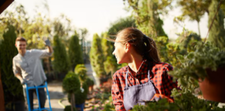 SE SOLICITA JARDINERO PARA MANTENIMIENTO Y RIEGO DE ÁREAS VERDES (FLORES Y PLANTAS)