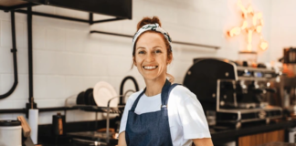SE SOLICITA AYUDANTE DE CAMARERO PARA CAFETERÍA (HOMBRE Y/O MUJER)