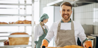 SE REQUIERE AUXILIAR DE PANADERÍA PARA ETIQUETADO Y HORNEADO DE PRODUCTOS