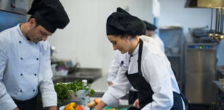 SE SOLICITA COCINERO PARA PREPARACIÓN DE ALIMENTOS Y CONTROL DE INVENTARIO