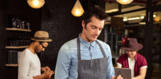 SE SOLICITA AYUDANTE DE RESTAURANTE DE COMIDA RÁPIDA (HOMBRE Y/O MUJER)