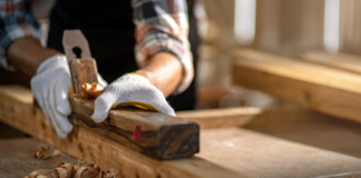 SE REQUIERE CARPINTERO PARA REPARACIÓN DE ESTRUCTURAS DE MADERA