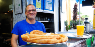 SE SOLICITA CAMARERO PARA ATENCIÓN AL CLIENTE EN CHURRERÍA