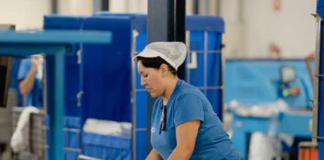 SE SOLICITA AYUDANTE DE LAVANDERÍA PARA CLASIFICACIÓN Y DESCARGA DE ROPA