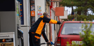 SE SOLICITA EXPENDEDOR DE GASOLINA HOMBRE Y/O MUJER (JORNADA COMPLETA)