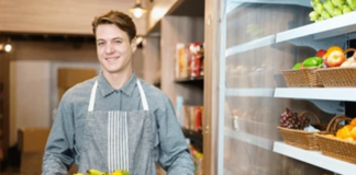 SE SOLICITA AUXILIAR PARA TIENDA DE COMESTIBLES (TURNO TARDE)