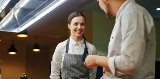 SE SOLICITA AYUDANTE DE COCINA PARA PREPARACIÓN DE ALIMENTOS Y LABORES DE LIMPIEZA