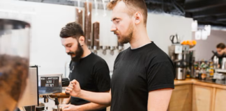 SE REQUIERE TRABAJADOR DE CAFETERÍA PARA PREPARACIÓN DE BEBIDAS Y ATENCIÓN AL CLIENTE
