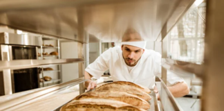 SE SOLICITA TRABAJADOR DE PANADERÍA PARA JORNADA DE MEDIO TIEMPO CON DISPONIBILIDAD LOS FINES DE SEMANA