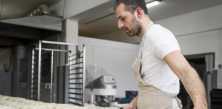 SE REQUIERE PIZZERO PARA ESTIRADO Y DECORACIÓN DE MASA