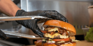 SE SOLICITA COCINERO PARA PREPARACIÓN DE HAMBURGUESAS (JORNADA COMPLETA)