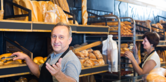 SE REQUIERE TRABAJADOR DE PANADERÍA PARA ACOMODO DE PRODUCTOS EN VITRINAS