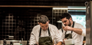 SE NECESITA AYUDANTE DE COCINA CON FLEXIBILIDAD DE HORARIOS