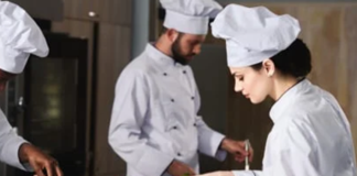 SE NECESITA AYUDANTE DE COCINA PARA PREPARACIÓN DE COMIDA ITALIANA, TIEMPO COMPLETO Y MEDIO TIEMPO