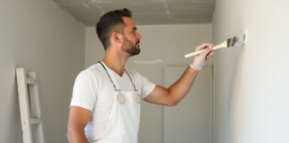 SE SOLICITA PINTOR PARA PREPARACIÓN DE SUPERFICIES Y ENCINTADO DE PANELES DE YESO