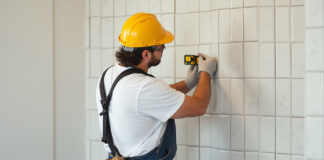 SE BUSCA ALBAÑIL PARA COLOCACIÓN DE AZULEJOS Y LABORES GENERALES DE CONSTRUCCIÓN