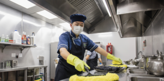SE REQUIERE LAVAPLATOS PARA LIMPIEZA Y DESINFECCIÓN DE DISTINTAS SUPERFICIES EN COCINA