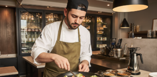 SE SOLICITA COCINERO CON O SIN EXPERIENCIA PARA PREPARACIÓN DE BOCADILLOS EN CAFETERÍA