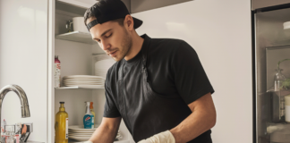 SE SOLICITA LAVAPLATOS PARA ASEO DE PLATOS, OLLAS Y SARTENES EN RESIDENCIA (TURNO DIURNO)
