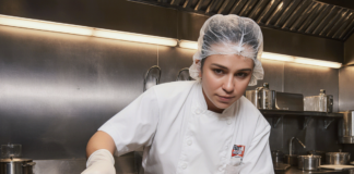 SE SOLICITA PILERO/A PARA COCINA DE RESTAURANTE EN ESTABLECIMIENTO (TIEMPO COMPLETO)