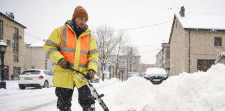 SE SOLICITA TRABAJADOR PARA REMOCIÓN DE NIEVE EN ENTORNOS COMERCIALES, NO SE REQUIERE EXPERIENCIA