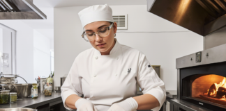 SE REQUIERE AYUDANTE DE COCINA Y REPARTIDOR PARA JORNADA DE TIEMPO PARCIAL