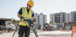 SE BUSCA TRABAJADOR DE CONSTRUCCIÓN PARA DESCARGA Y COLOCACIÓN DE CONCRETO