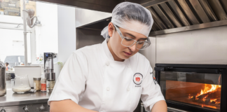 SE SOLICITA AYUDANTE DE PIZZERÍA CON O SIN EXPERIENCIA PARA TURNO VESPERTINO
