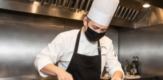 SE NECESITA COCINERO PARA PREPARACIÓN DE ALIMENTOS INDIVIDUALES EN RESTAURANTE