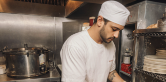 SE REQUIERE LAVAPLATOS PARA TURNO NOCTURNO EN PIZZERÍA (HORARIO FLEXIBLE)